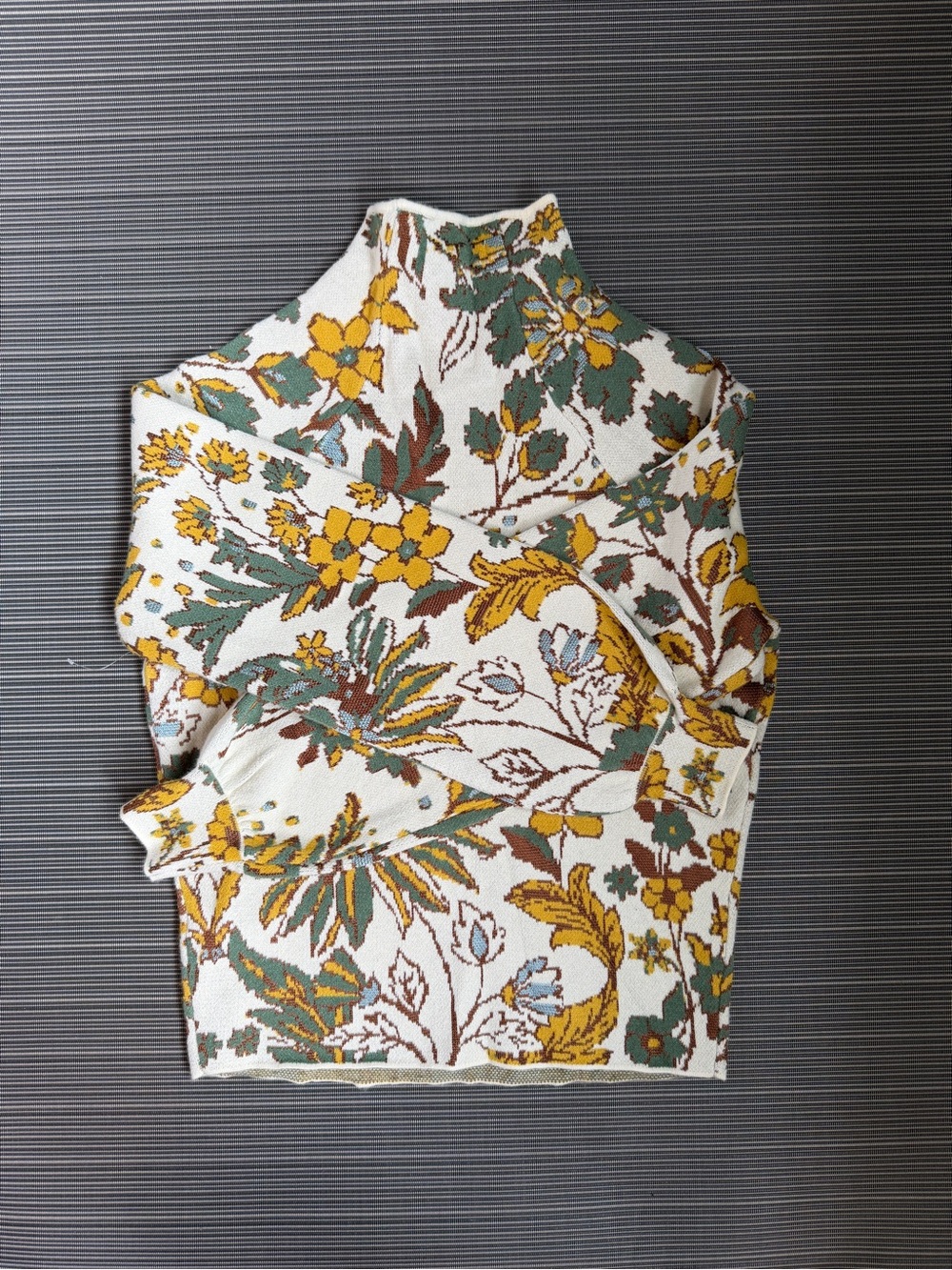 *never worn* Anthropologie sweater (size XS) - Picture 6 of 10